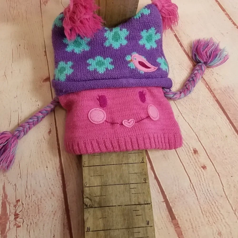 Children's Place smiley face hat 6-18 months